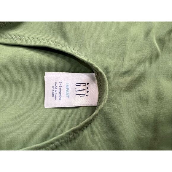 Gap Baby 3-6m bathing suit EUC - Picture 3 of 3